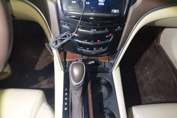 Used Cadillac XTS 2017 28T Tech Edition Gear Lever