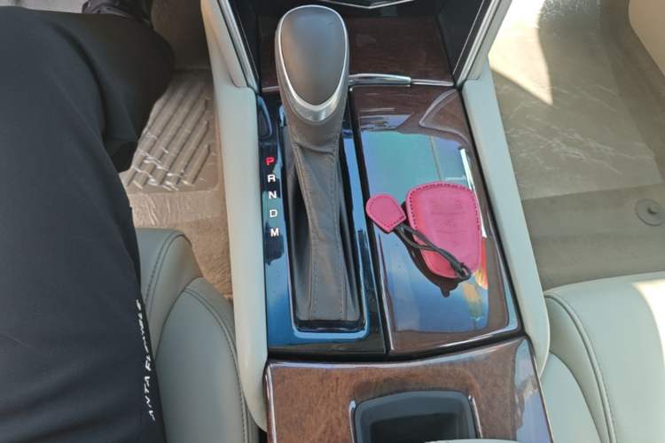 Used Cadillac XTS 2017 28T Tech Edition Gear Lever
