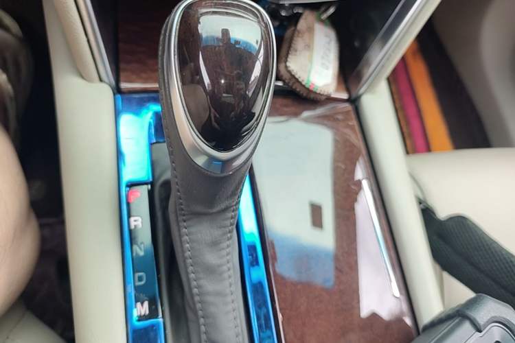 Used Cadillac XTS 2017 28T Elite Model Gear Lever