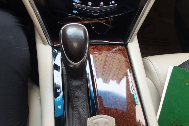 Used Cadillac XTS 2017 28T Tech Edition Gear Lever