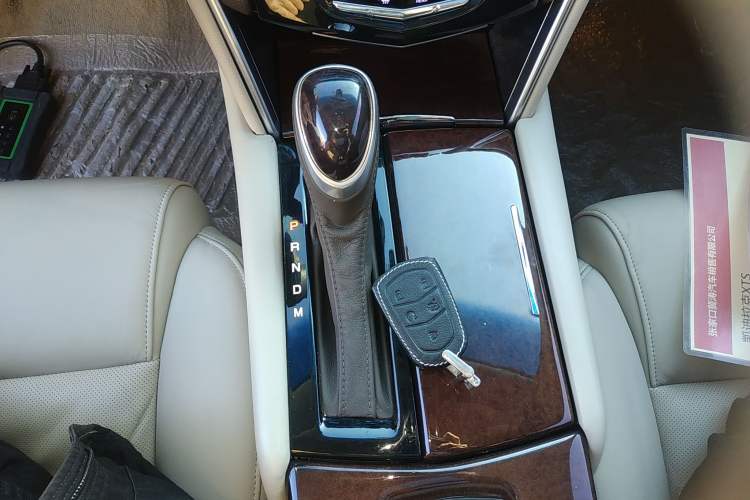 Used Cadillac XTS 2017 28T Elite Model Gear Lever