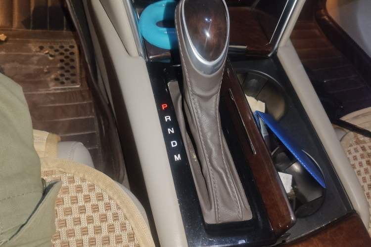 Used Cadillac XTS 2017 28T Elite Model Gear Lever