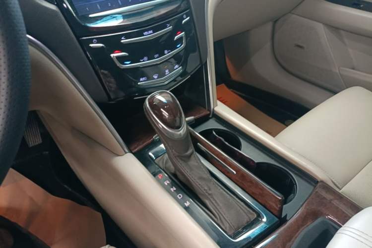 Used Cadillac XTS 2017 28T Elite Model Gear Lever