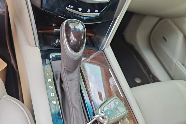 Used Cadillac XTS 2017 28T Elite Model Gear Lever