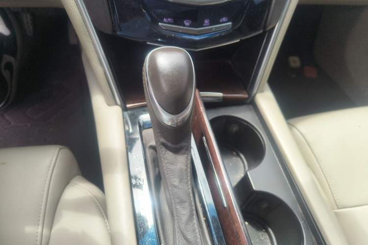 Used Cadillac XTS 2017 28T Luxury Model Gear Lever