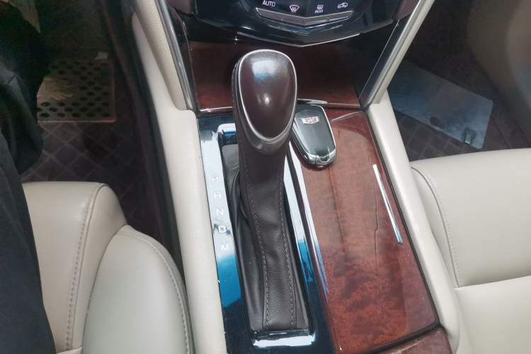 Used Cadillac XTS 2017 28T Tech Edition Gear Lever
