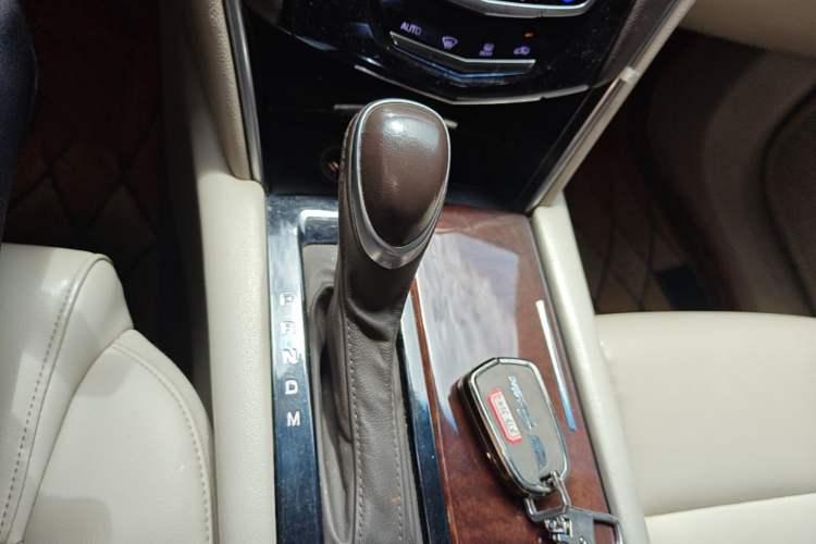 Used Cadillac XTS 2017 28T Tech Edition Gear Lever