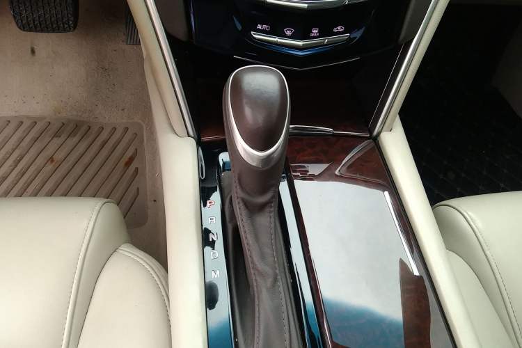 Used Cadillac XTS 2017 28T Tech Edition Gear Lever