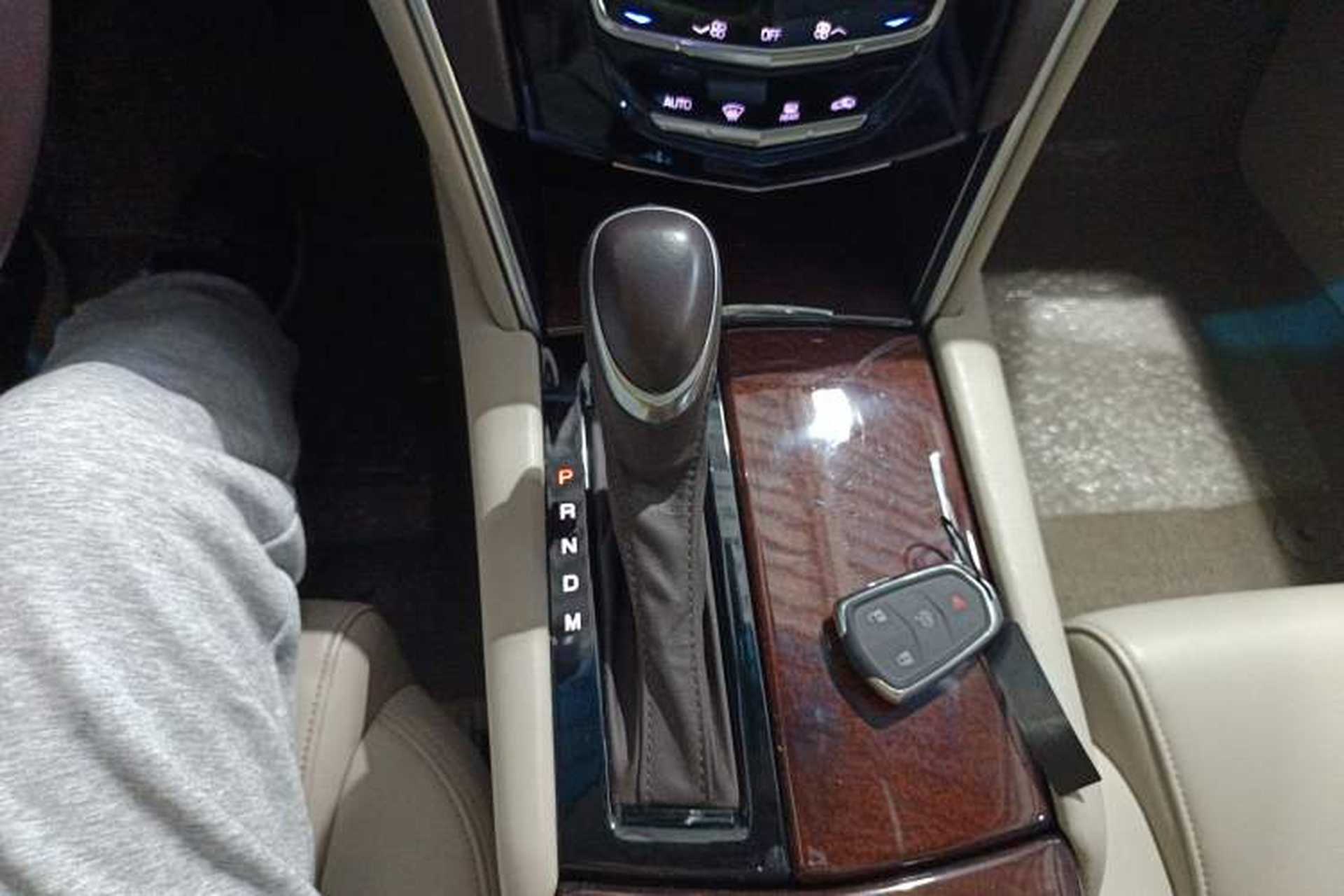 Used Cadillac XTS 2017 28T Tech Edition Gear Lever