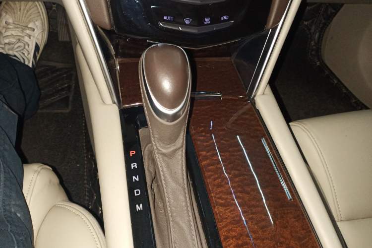 Used Cadillac XTS 2017 28T Tech Edition Gear Lever