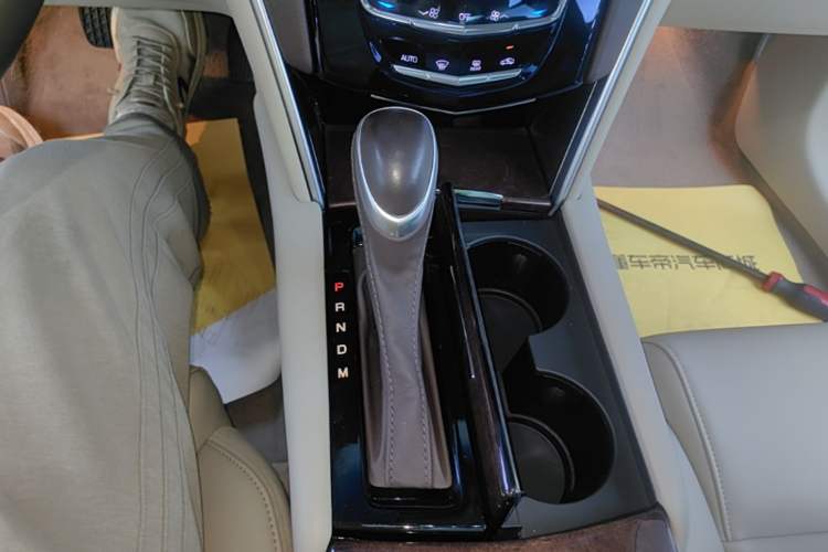 Used Cadillac XTS 2017 28T Tech Edition Gear Lever