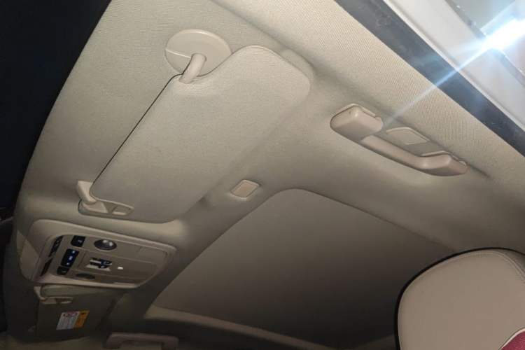 Used Cadillac XTS 2017 28T Elite Model Headliner