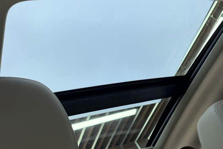 Used Cadillac XTS 2017 28T Elite Model Interior 5