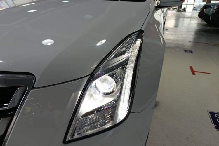 Used Cadillac XTS 2017 28T Tech Edition Left Front Headlight