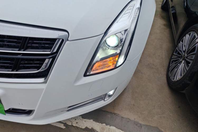 Used Cadillac XTS 2017 28T Elite Model Left Front Headlight
