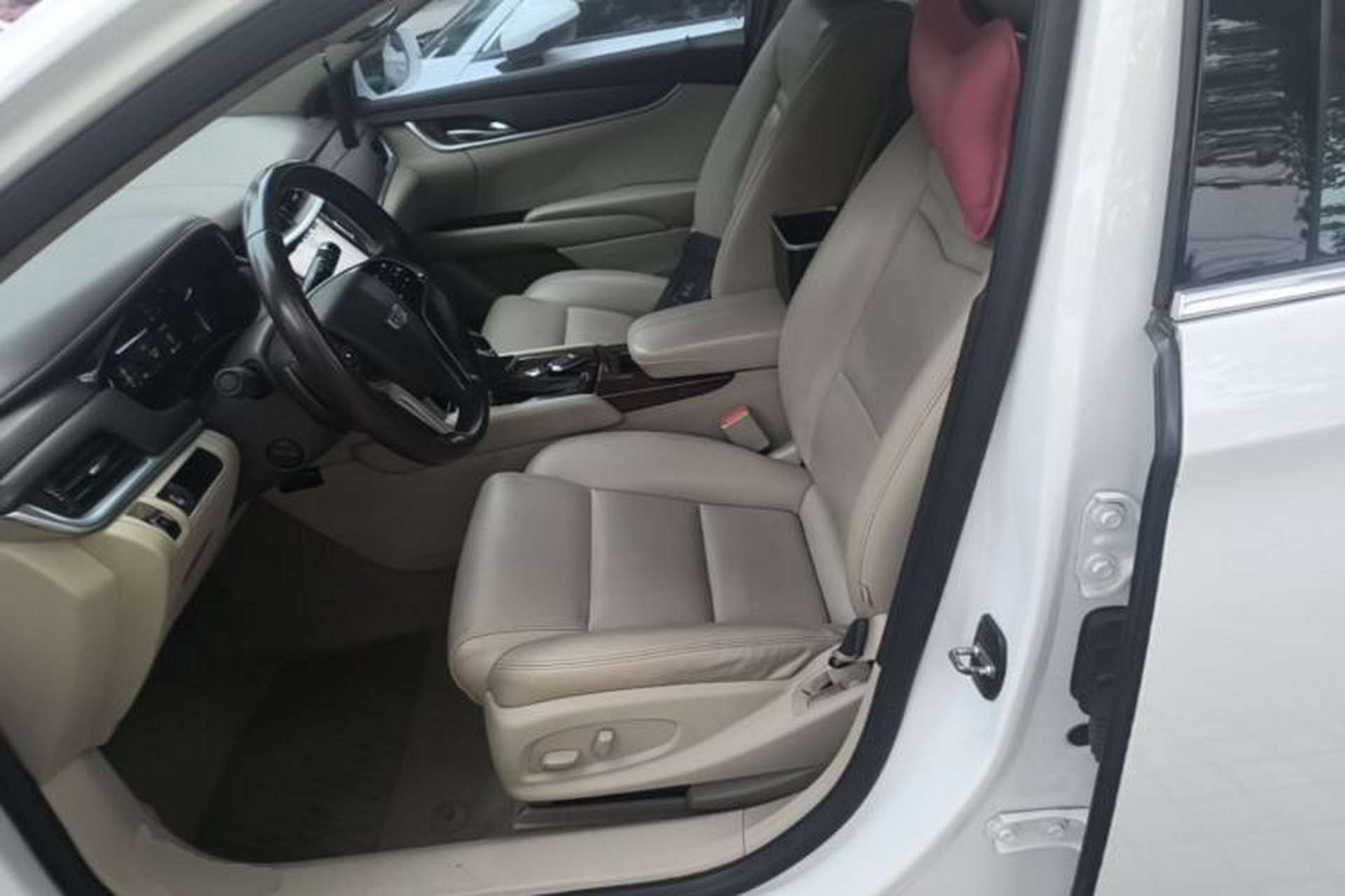 Used Cadillac XTS 2017 28T Tech Edition Left Front Seat