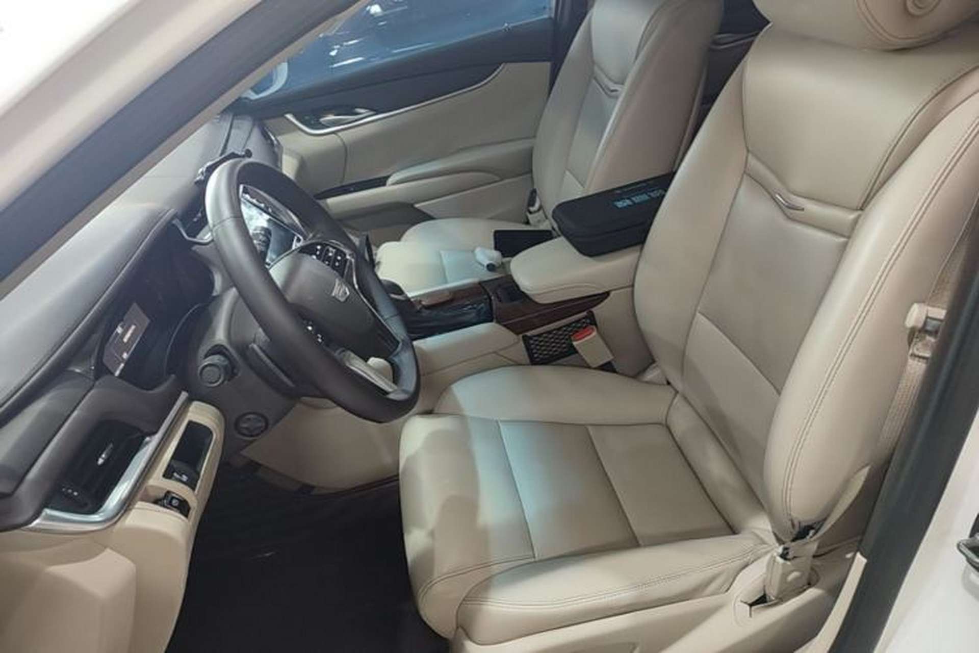 Used Cadillac XTS 2017 28T Tech Edition Left Front Seat