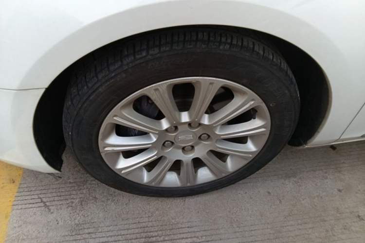 Used Cadillac XTS 2017 28T Tech Edition Left Front Wheel Hub
