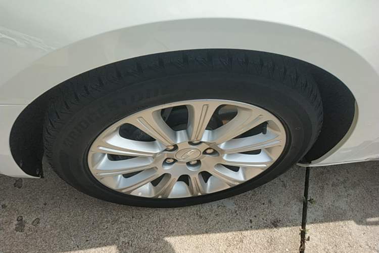 Used Cadillac XTS 2017 28T Tech Edition Left Front Wheel Hub