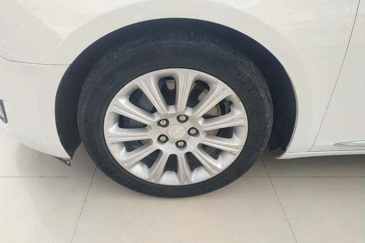 Used Cadillac XTS 2017 28T Tech Edition Left Front Wheel Hub