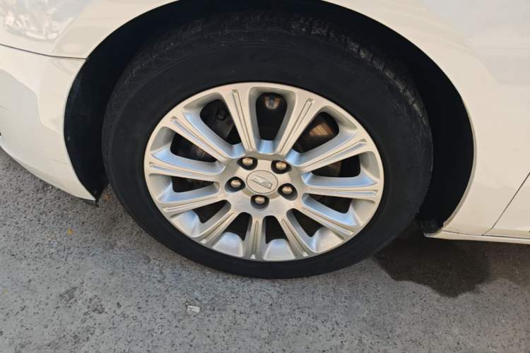 Used Cadillac XTS 2017 28T Tech Edition Left Front Wheel Hub