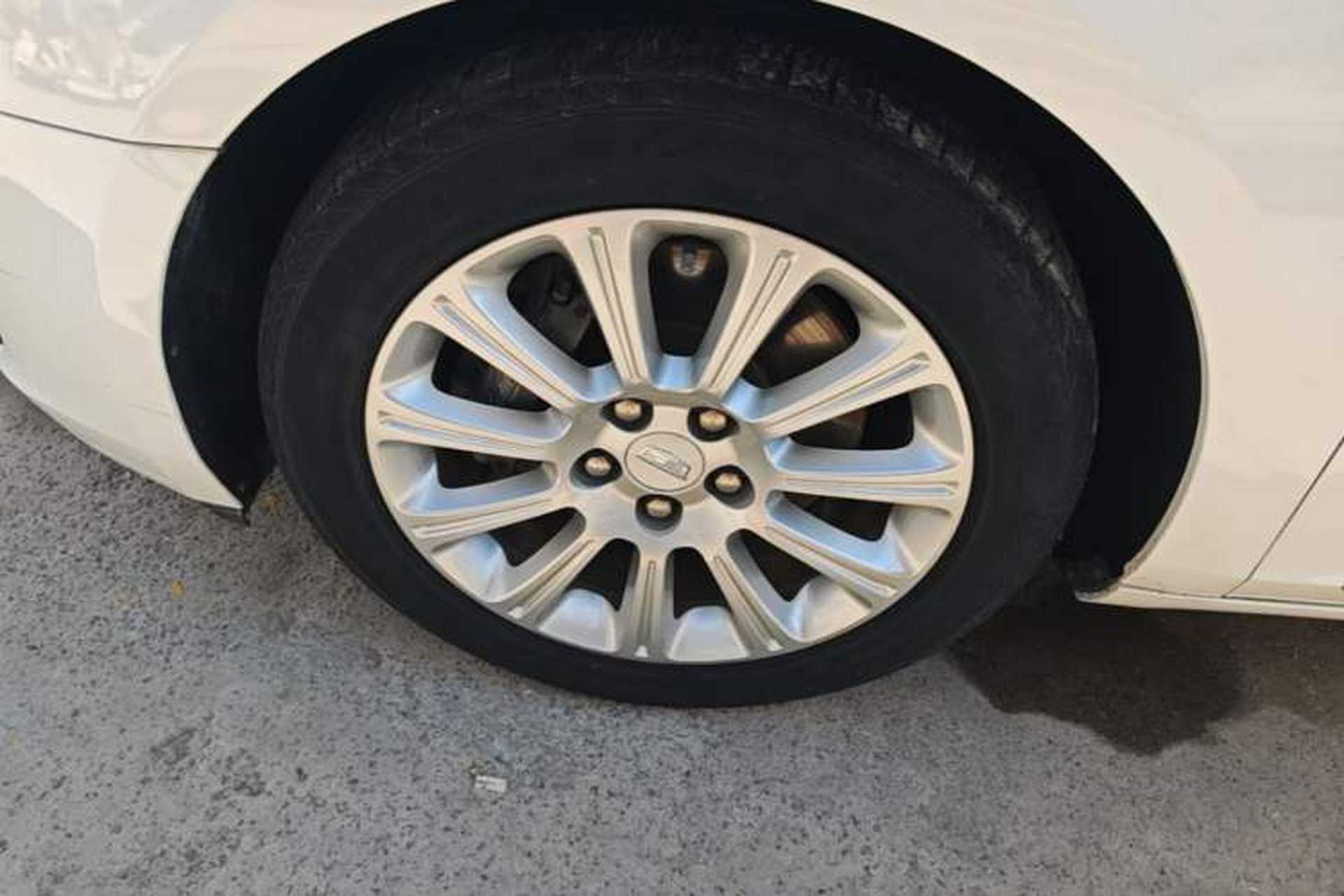 Used Cadillac XTS 2017 28T Tech Edition Left Front Wheel Hub