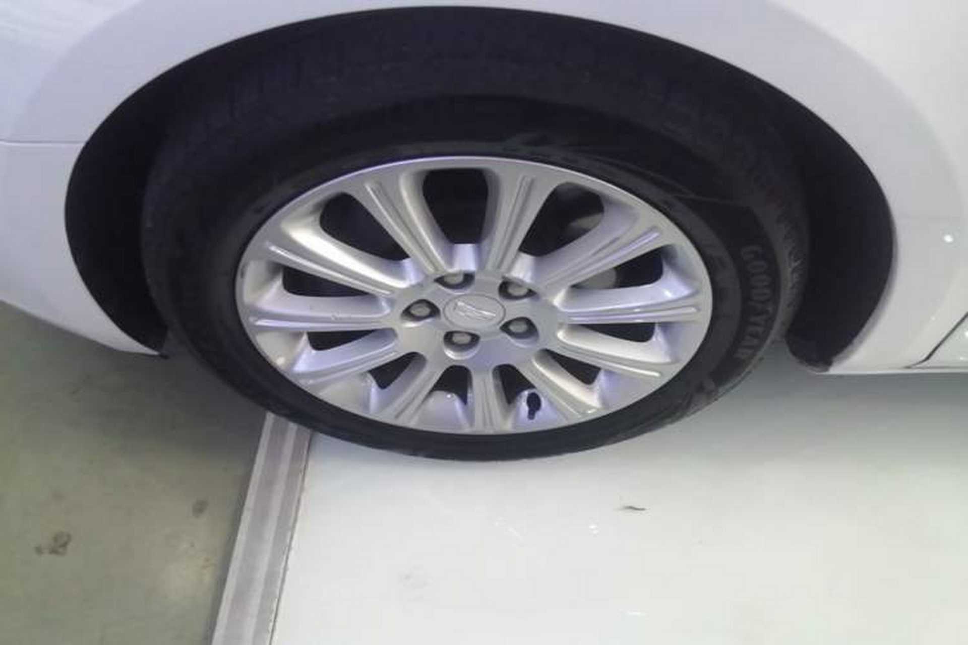 Used Cadillac XTS 2017 28T Tech Edition Left Front Wheel Hub