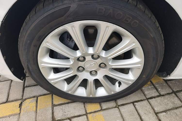Used Cadillac XTS 2017 28T Elite Model Left Front Wheel Hub