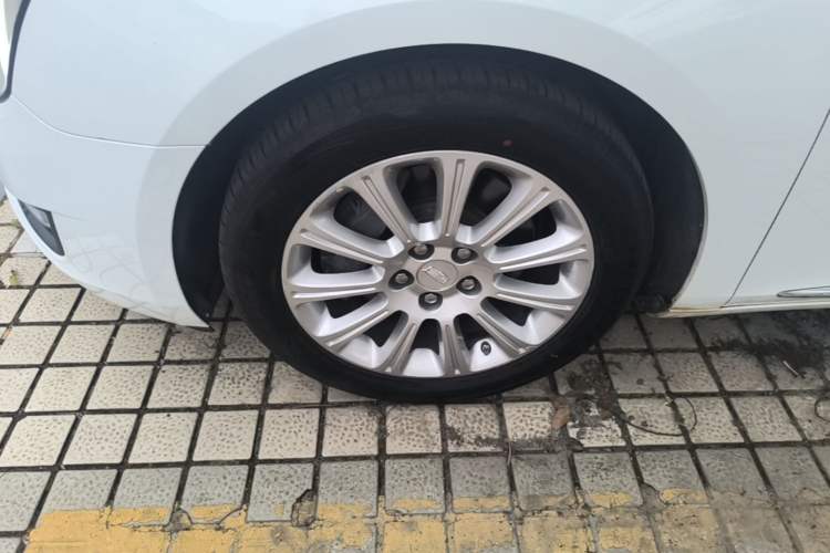 Used Cadillac XTS 2017 28T Tech Edition Left Front Wheel Hub