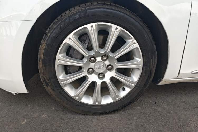 Used Cadillac XTS 2017 28T Tech Edition Left Front Wheel Hub