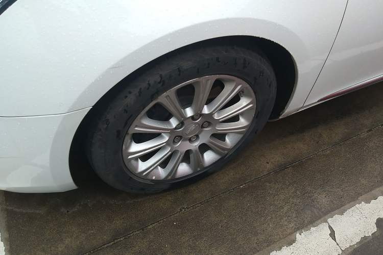 Used Cadillac XTS 2017 28T Tech Edition Left Front Wheel Hub