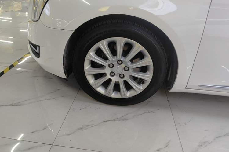 Used Cadillac XTS 2017 28T Tech Edition Left Front Wheel Hub