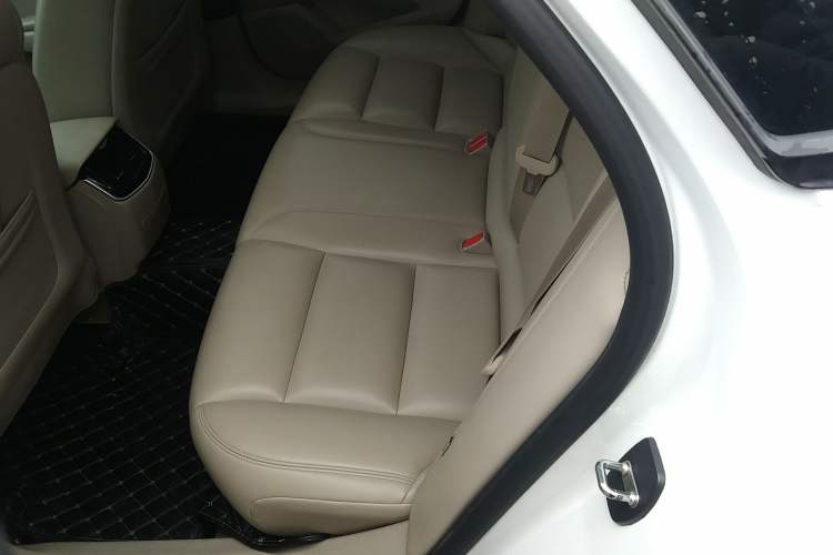 Used Cadillac XTS 2017 28T Tech Edition Left Rear Seat