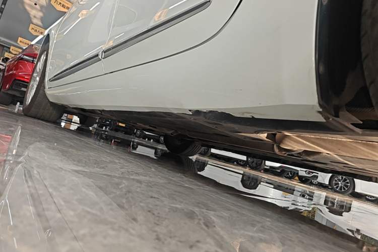 Used Cadillac XTS 2017 28T Tech Edition Left Side Sill