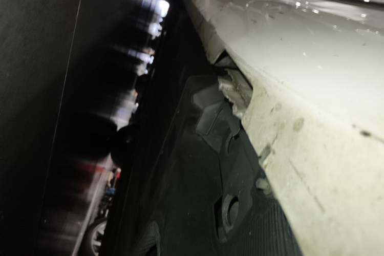 Used Cadillac XTS 2017 28T Elite Model Left Side Sill