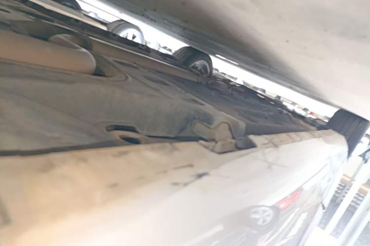 Used Cadillac XTS 2017 28T Elite Model Left Side Sill