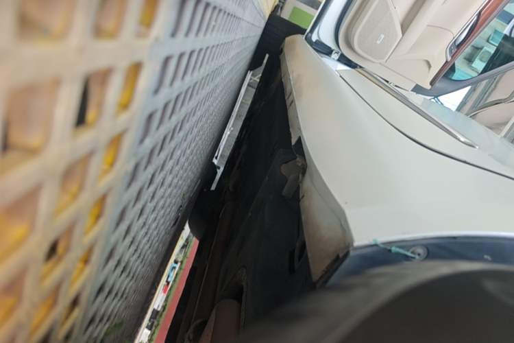 Used Cadillac XTS 2017 28T Elite Model Left Side Sill