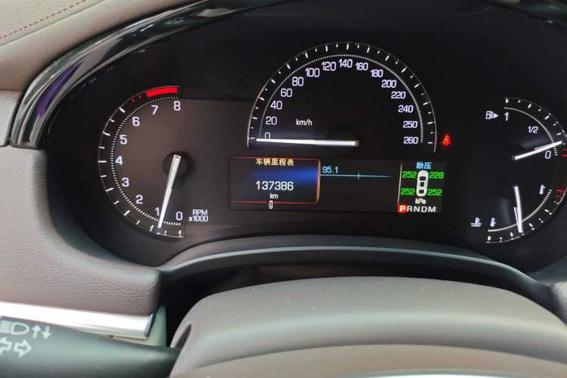 Used Cadillac XTS 2017 28T Tech Edition Odometer Close Up
