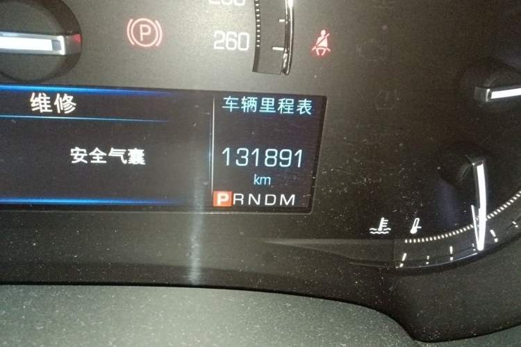 Used Cadillac XTS 2017 28T Elite Model Odometer Close Up