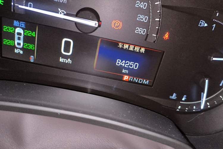 Used Cadillac XTS 2017 28T Tech Edition Odometer Close Up