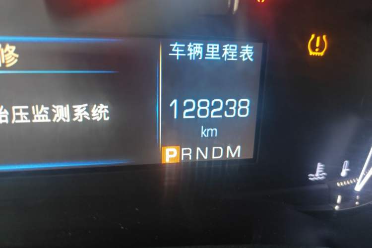 Used Cadillac XTS 2017 28T Tech Edition Odometer Close Up