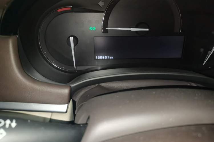 Used Cadillac XTS 2017 28T Tech Edition Odometer Close Up