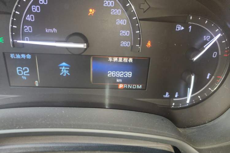 Used Cadillac XTS 2017 28T Tech Edition Odometer Close Up
