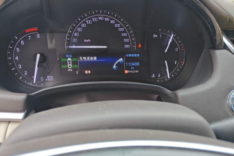 Used Cadillac XTS 2017 28T Tech Edition Odometer Close Up