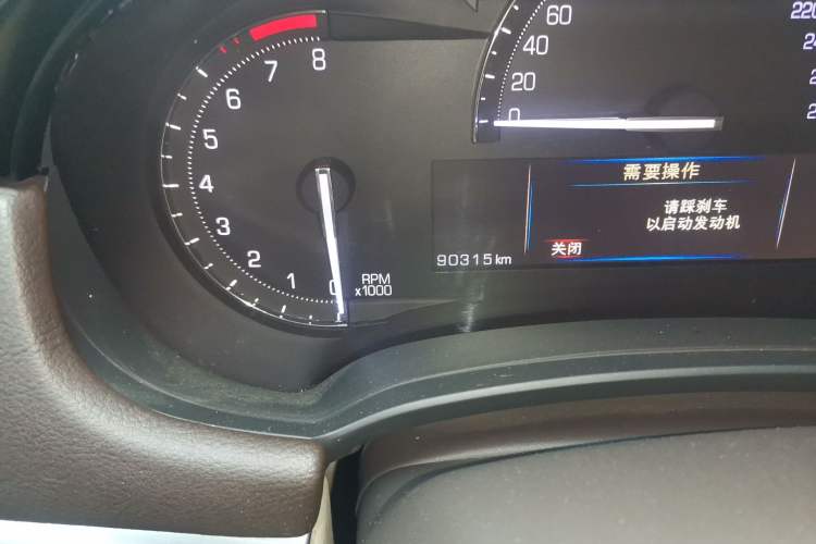 Used Cadillac XTS 2017 28T Tech Edition Odometer Close Up