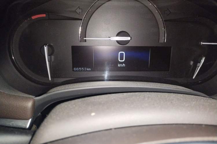 Used Cadillac XTS 2017 28T Tech Edition Odometer Close Up