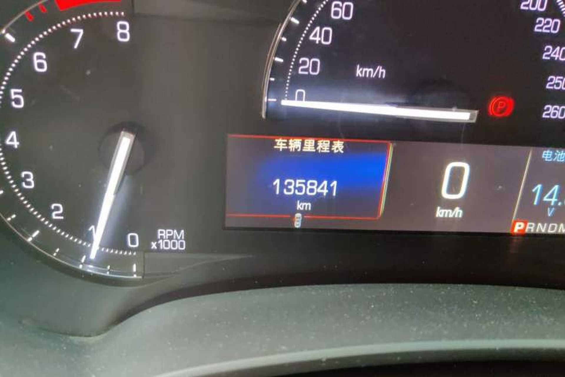 Used Cadillac XTS 2017 28T Tech Edition Odometer Close Up