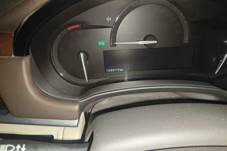 Used Cadillac XTS 2017 28T Elite Model Odometer Close Up