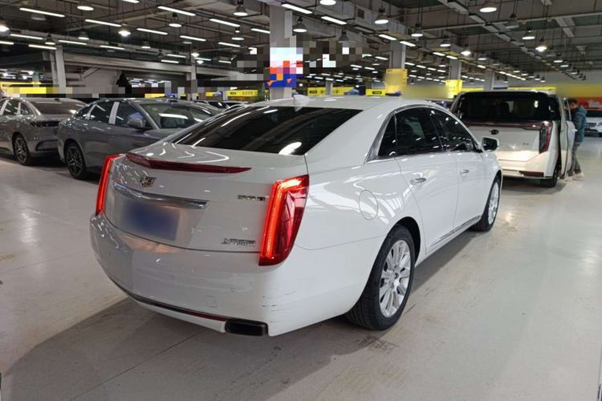 Used Cadillac XTS 2017 28T Tech Edition Rear Right 45 Deg