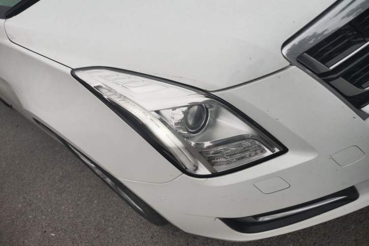 Used Cadillac XTS 2017 28T Tech Edition Right Front Headlight
